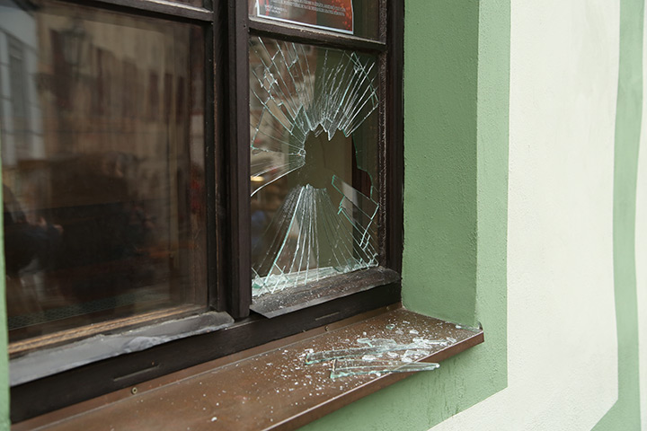 A2B Glass are able to board up broken windows while they are being repaired in Lower Holloway.